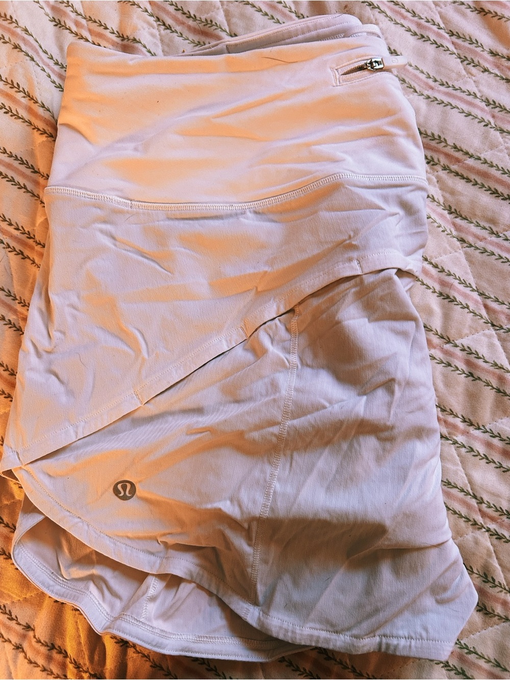 🤍lululemon athletica White Circle Athletic Shorts🤍